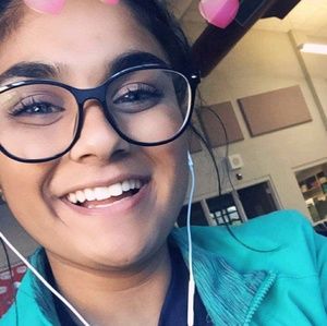 Meet your Posher, Rohama